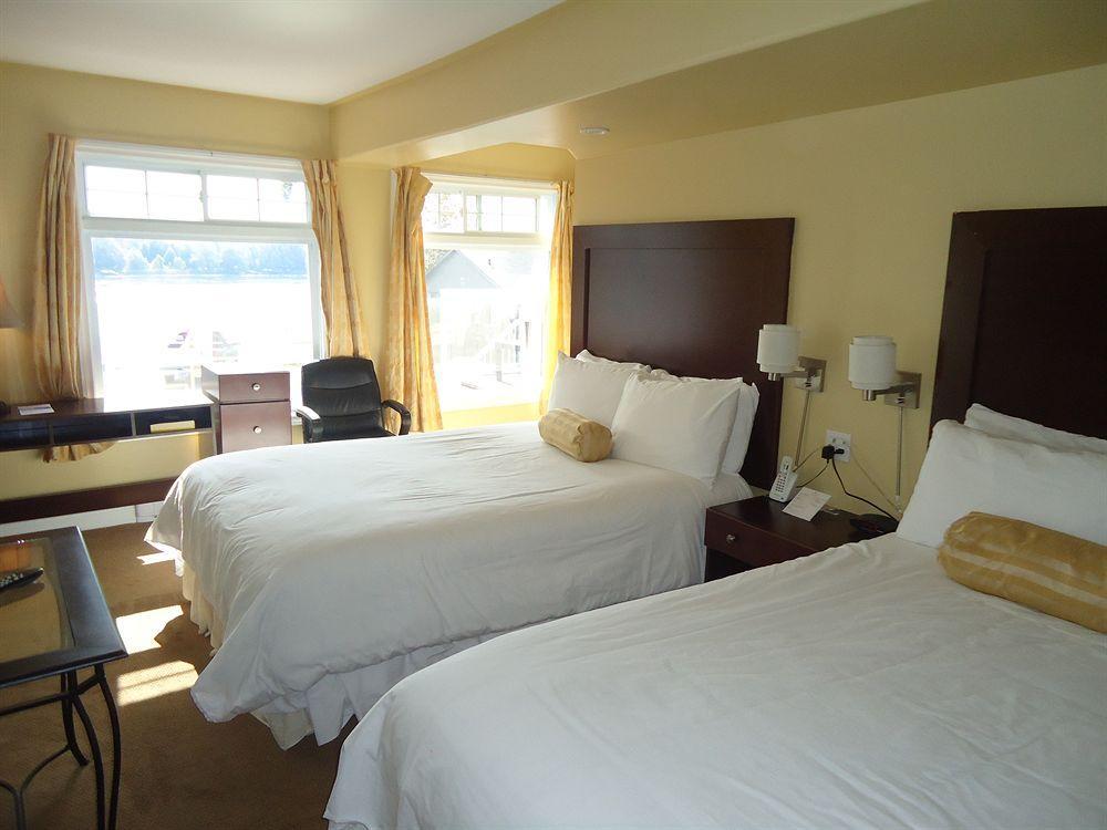 Bayside Inn & Waterfront Suites Кингстон Экстерьер фото